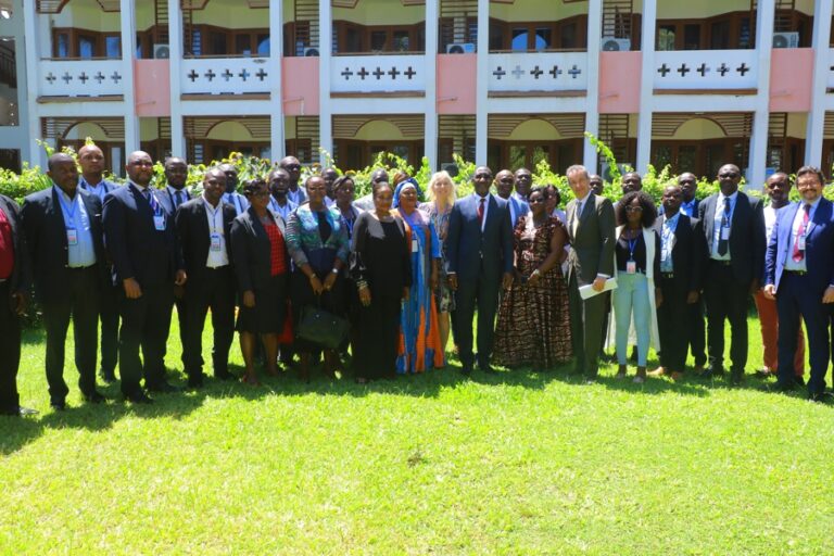 Appui aux PME : le Ministre Souleymane Diarrassouba procède à l’ouverture de l’Atelier national sur le financement du Commerce à Grand-Bassam